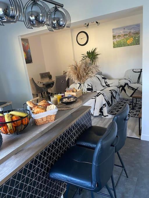 Spa Jardin Prive T3 Independant Dans Villa Morieres-les-Avignon Bagian luar foto