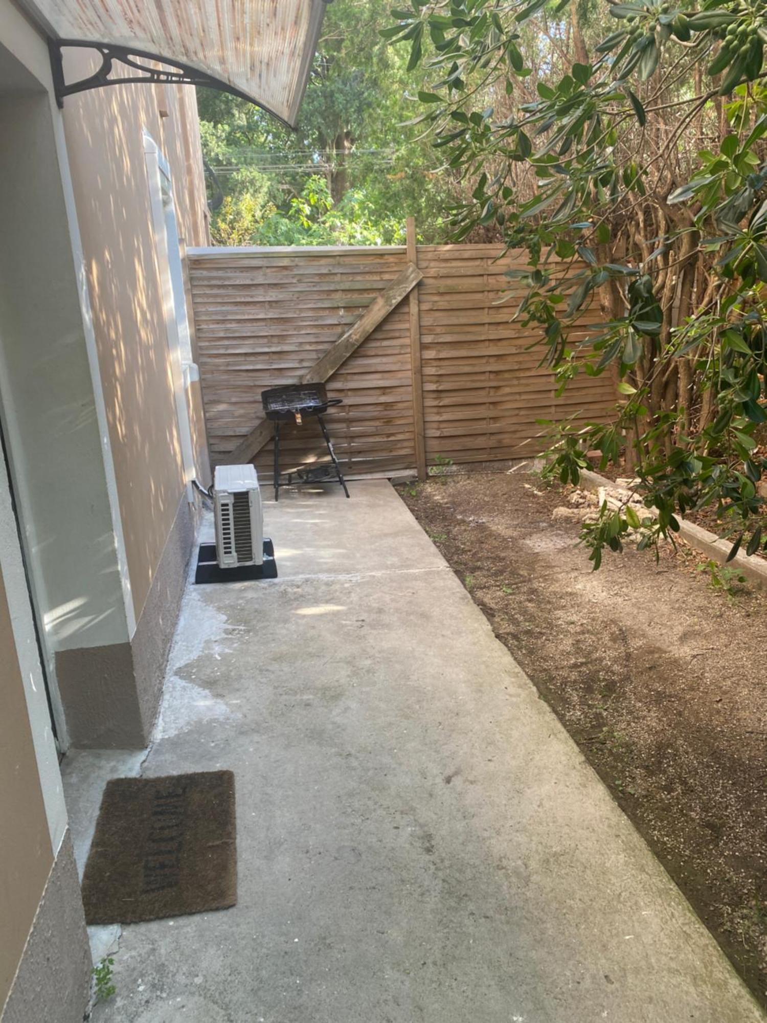 Spa Jardin Prive T3 Independant Dans Villa Morieres-les-Avignon Bagian luar foto